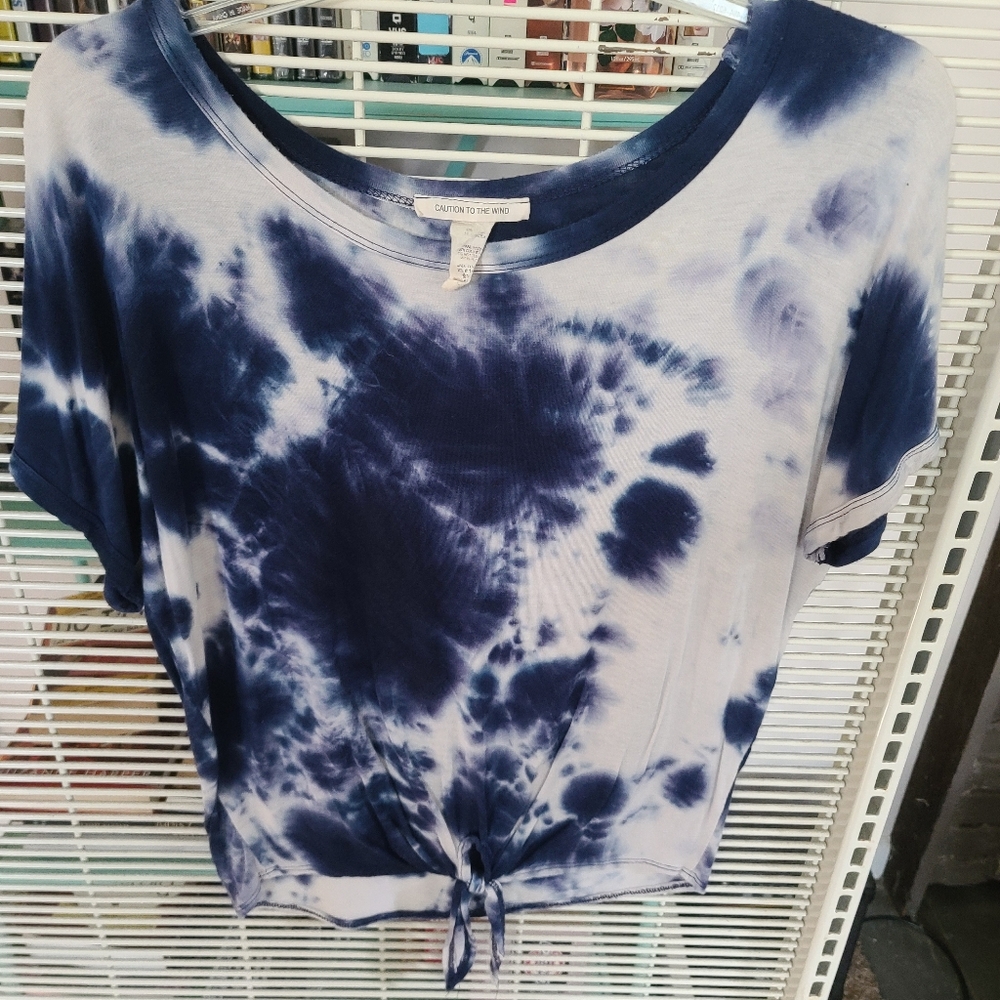 Tie dye blue and white tshirt medium